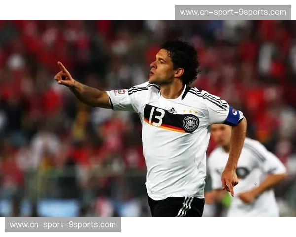 德意志战车的革新与丹麦童话的续篇：一场邻里间的顶级足球博弈